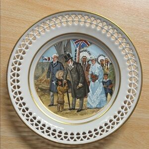 Elegant White and Gold Decorative Plate